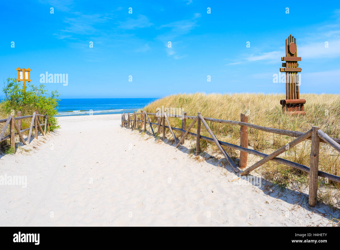 Ingresso alla spiaggia sabbiosa di Lubiatowo, Mar Baltico, Polonia Foto Stock