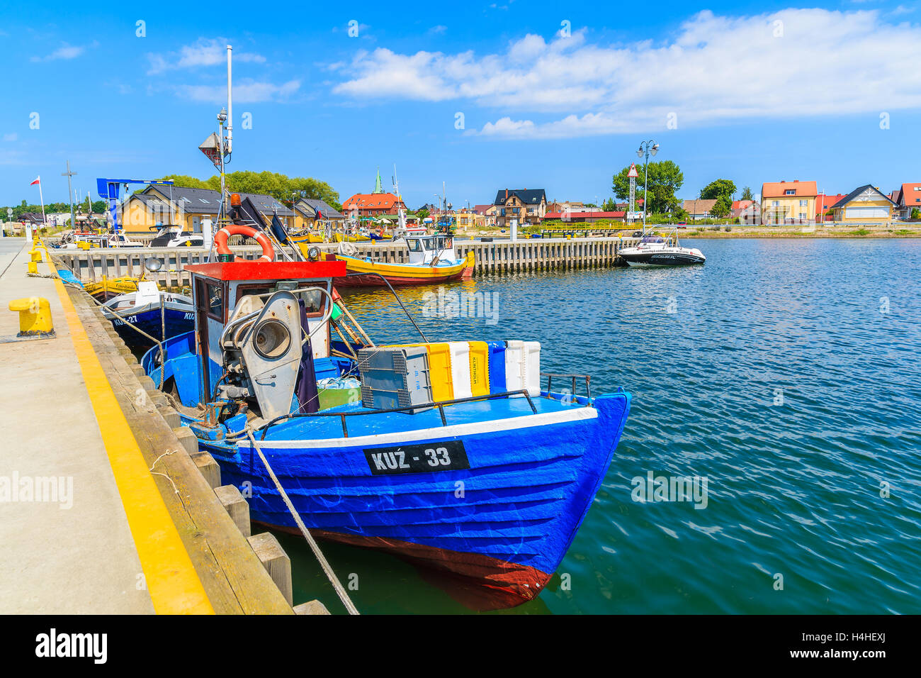 Porta KUZNICA, Polonia - giu 21, 2016: barche da pesca in Kuznica porta sulla penisola di Hel, Mar Baltico, Polonia. La pesca è ancora grande Foto Stock