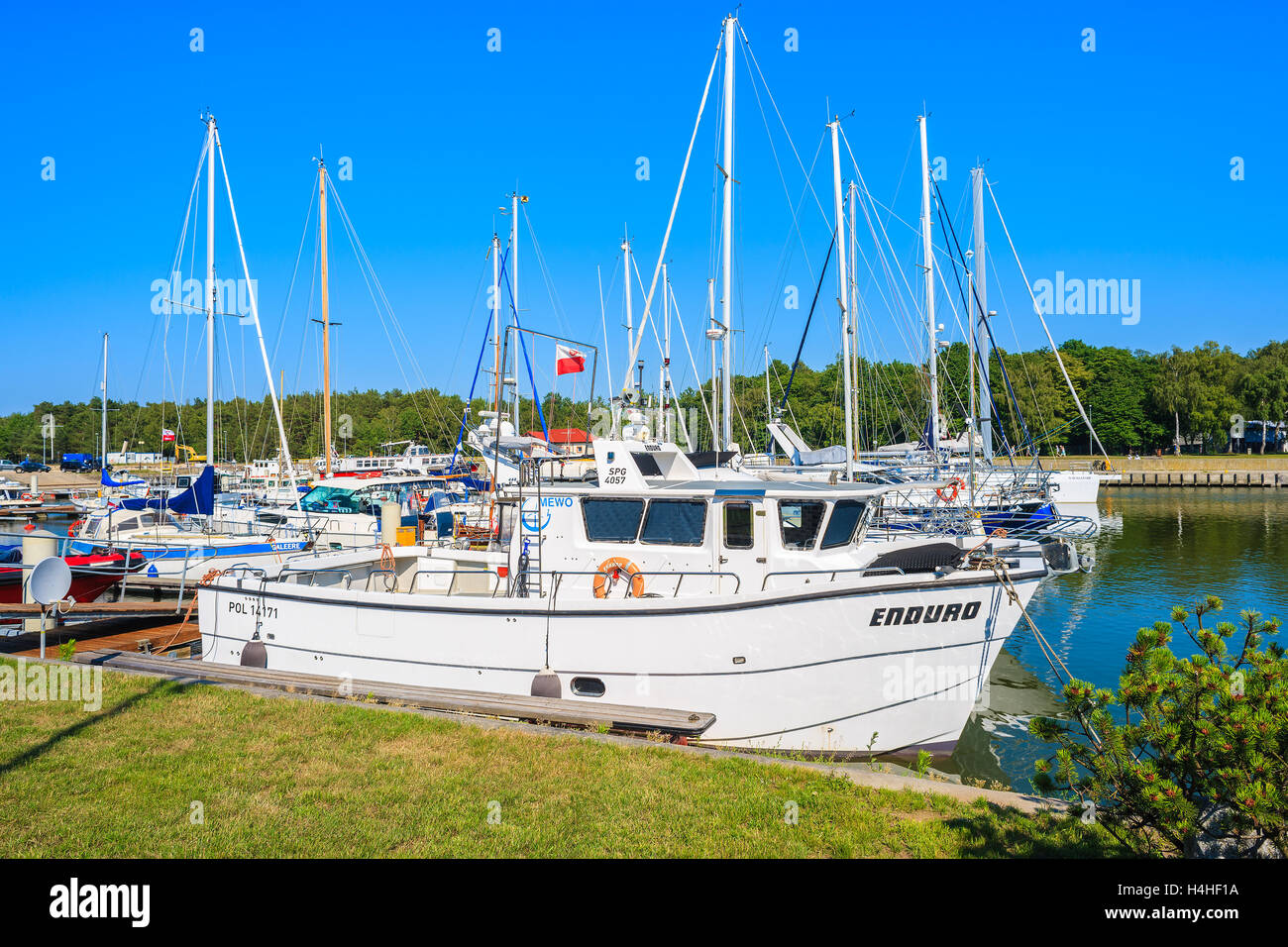 LEBA PORTA A VELA, Polonia - 23 JUN 2016: una vista del porto di vela in Leba cittadina sulla costa del Mar Baltico della Polonia. Questo è uno dei Foto Stock