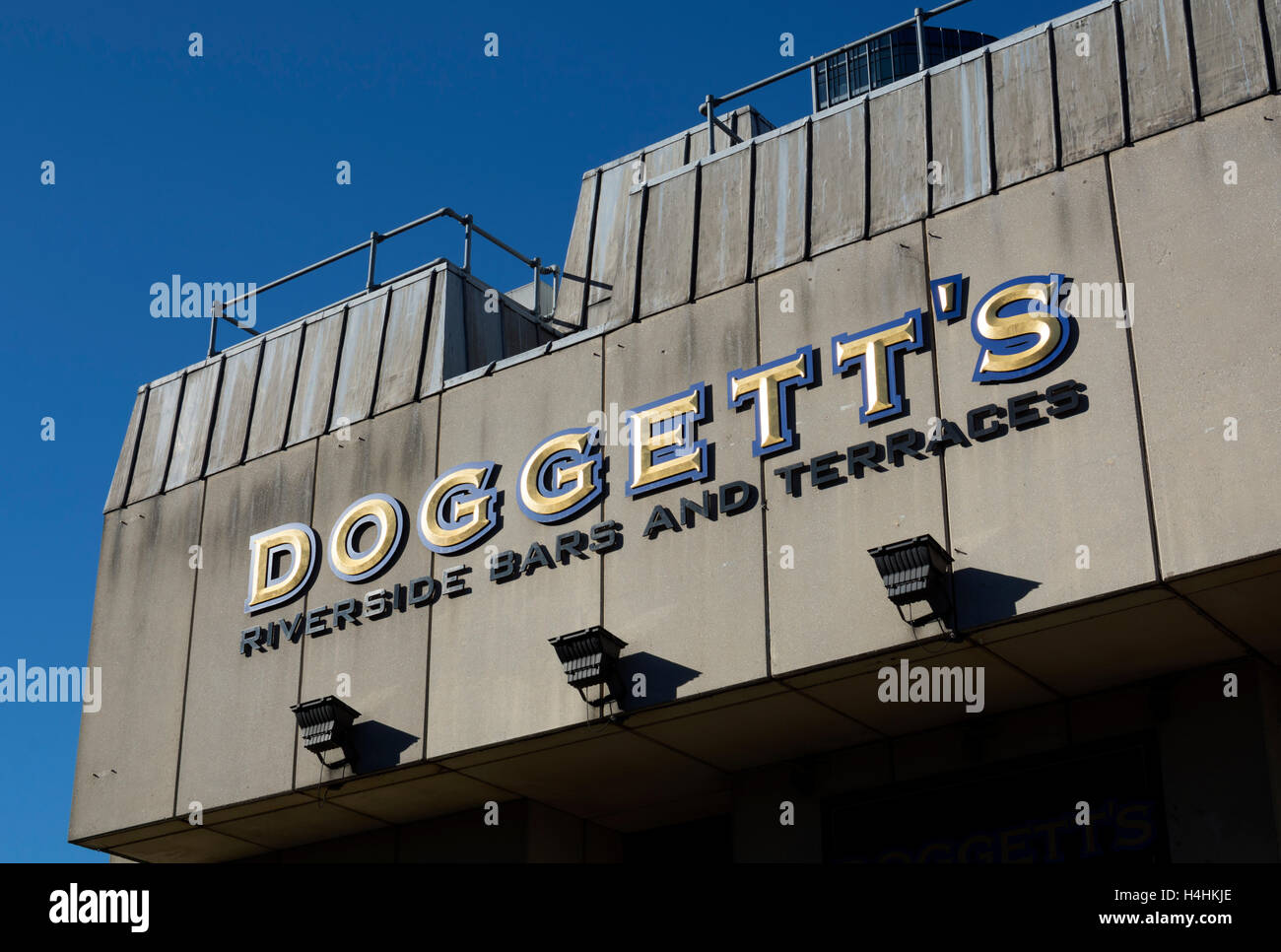 Doggett's pub, Blackfriars Bridge di Londra, Regno Unito Foto Stock
