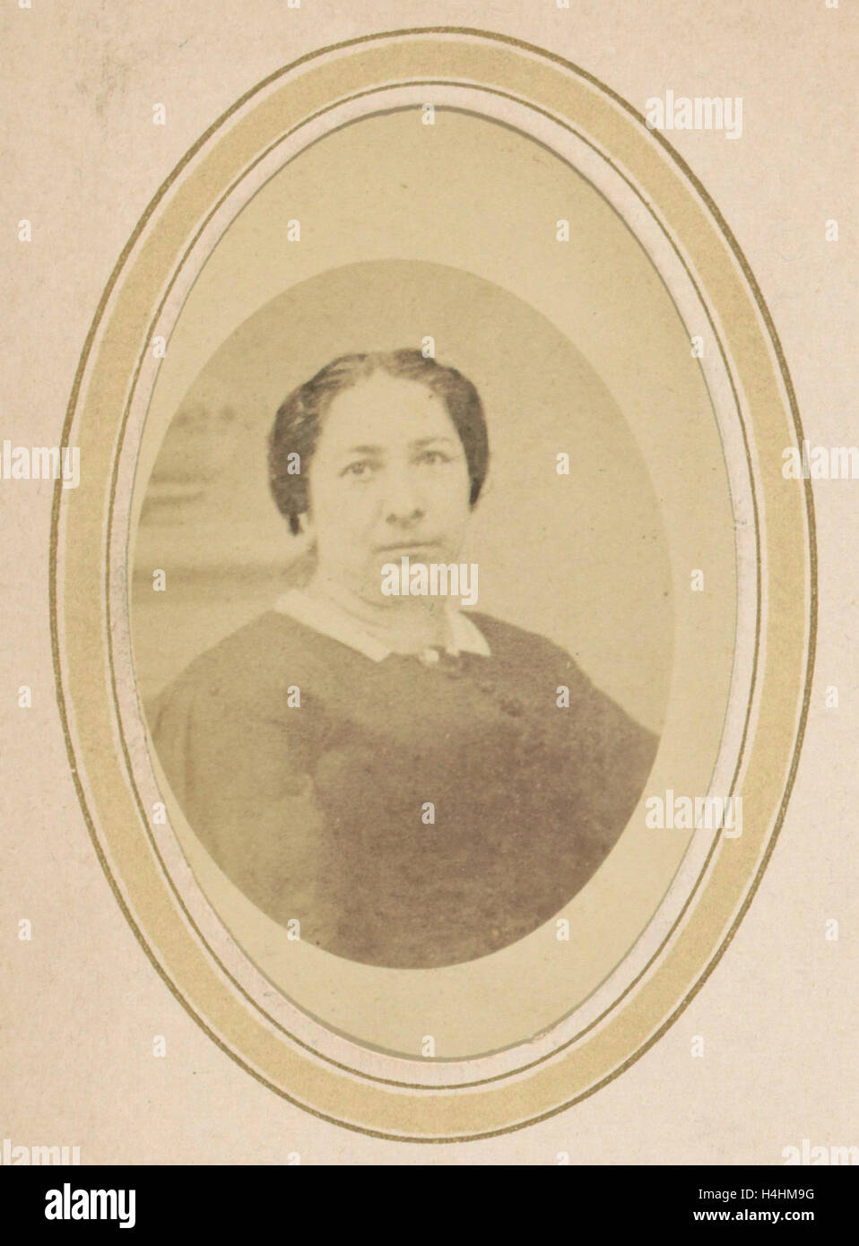 Ritratto di una donna con capelli upswept ed un colletto bianco, Johan Hendrik Hoffmeister, c. 1869 - 1874 Foto Stock