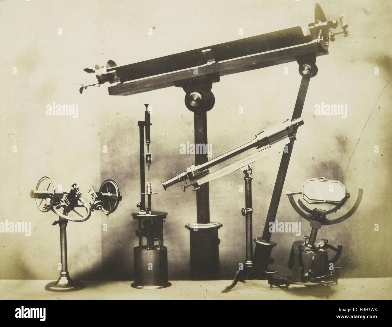 Heliostat e altri strumenti. Dubosq-Soleil., attribuito a C.M. Ferrier & F. von Martens, 1851 Foto Stock