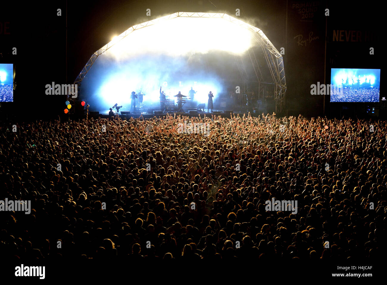 Barcellona - 28 Maggio: la folla in un concerto al suono di Primavera 2015 Festival il 28 maggio 2015 a Barcellona, Spagna. Foto Stock