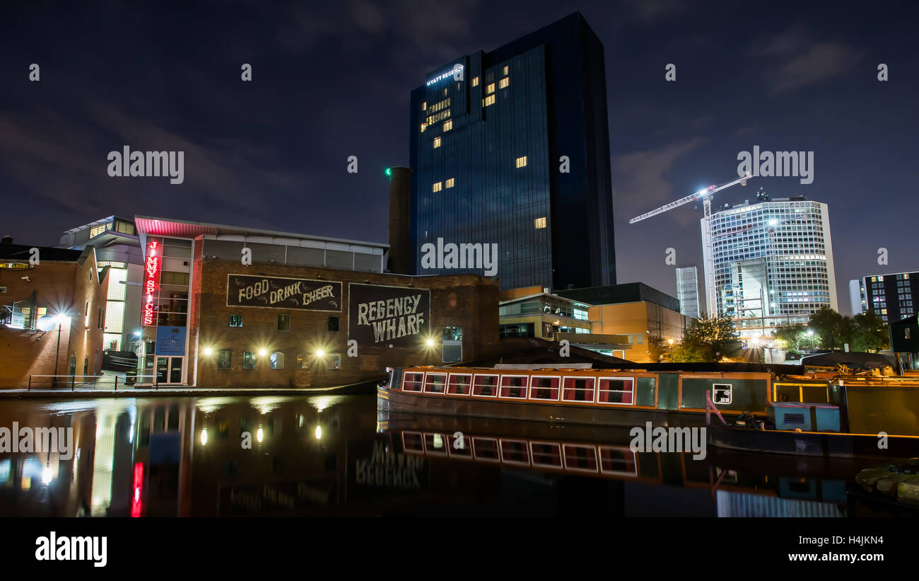 La mattina presto Regency Wharf, Birmingham bacino del canale, UK. Foto Stock
