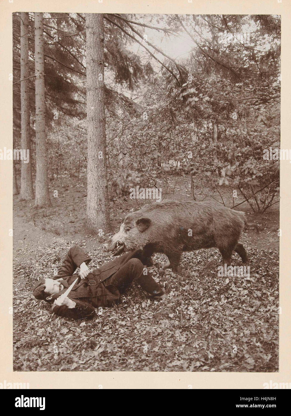 Maarten Pauw van Wieldrecht con pugnale è efflorescente contro offensivo (impostato) cinghiale, Henry Pauw van Wieldrecht, 1898 Foto Stock