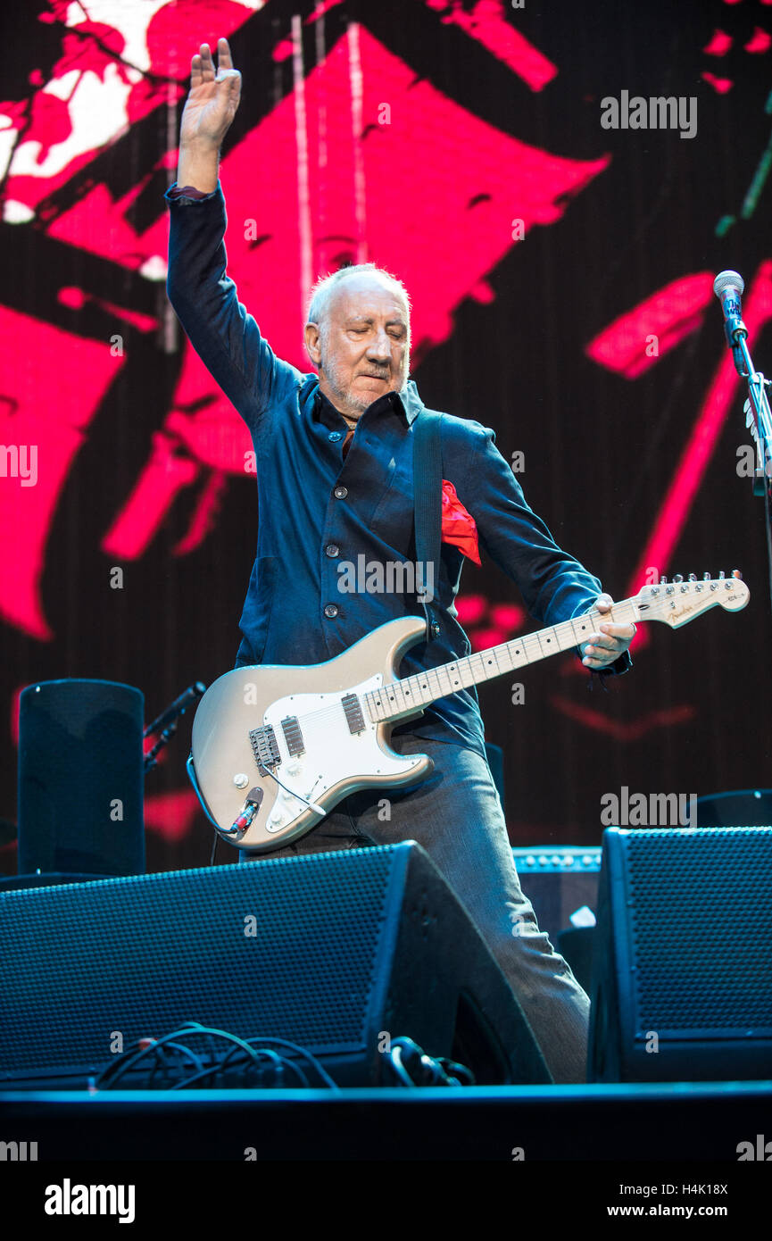 16 ottobre 2016, Indio, California, Stati Uniti d'America. Xiv oct, 2016. Pete Townshend di chi si esibisce dal vivo presso il Desert Festival di viaggio. © Jerome Brunet/ZUMA filo/Alamy Live News Foto Stock