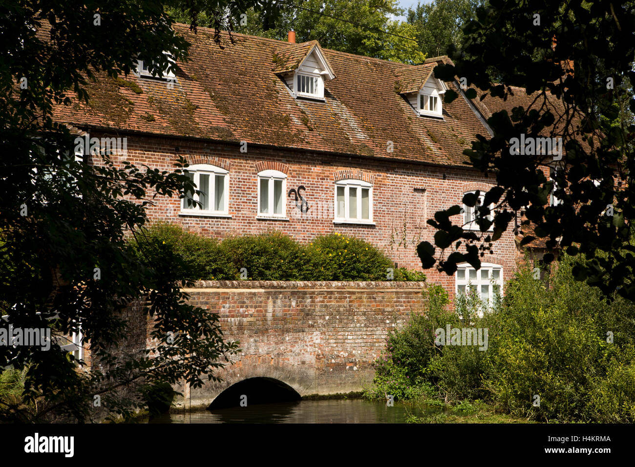 Inghilterra, Berkshire, Hungerford, Denford mulino sul fiume Kennet Foto Stock