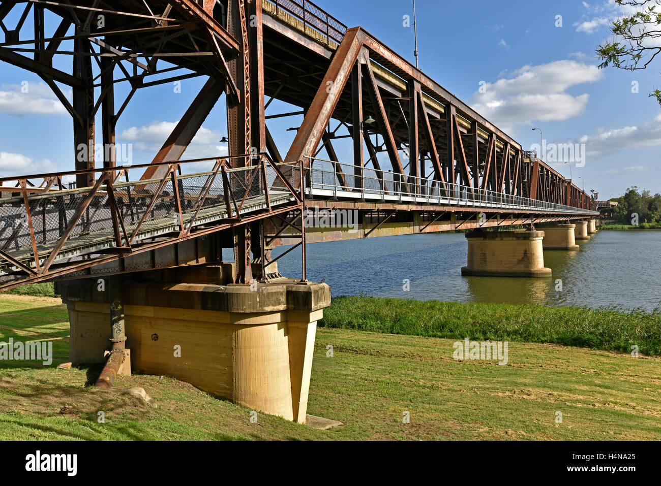 Grafton Bridge è un ponte mobile che attraversa il fiume Clarence in Grafton nel Nuovo Galles del Sud Foto Stock