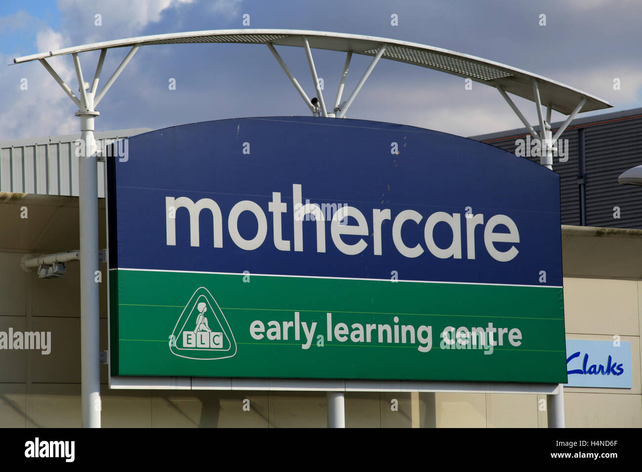I Mothercare Early Learning Centre store segno, Harlow, Essex Foto Stock