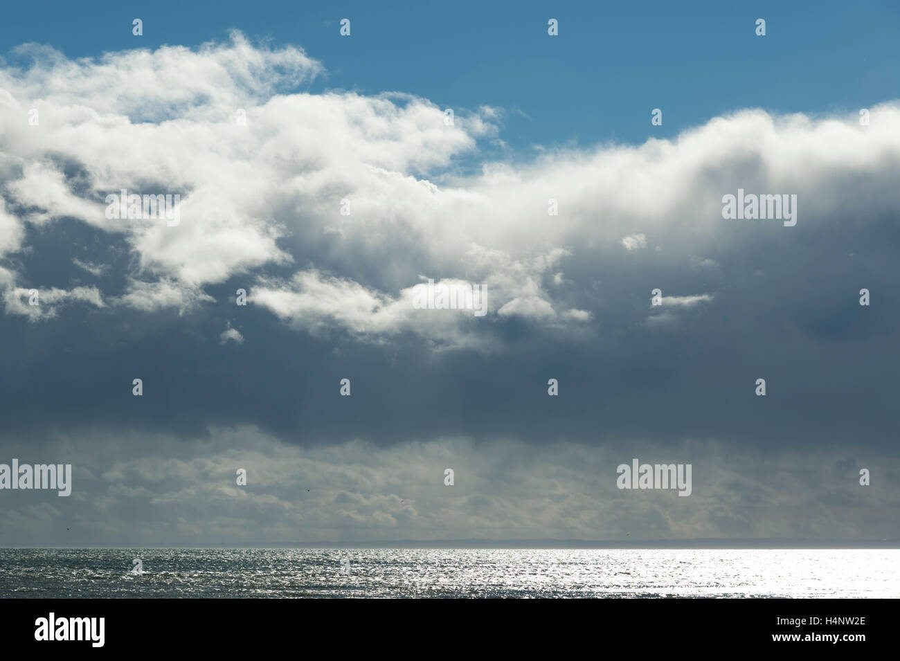 Le tempeste oltre il mare del Nord ad Arbroath, Angus, Scozia. Foto Stock