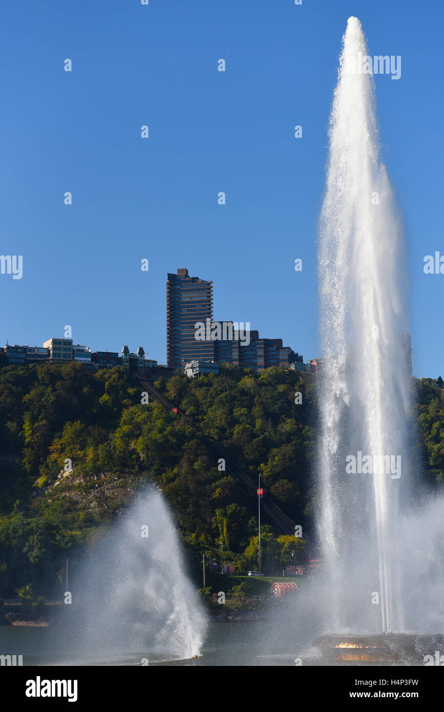 Stati Uniti Pittsburgh PA Pennsylvania Point State Park fontana dove i tre fiumi soddisfare Foto Stock