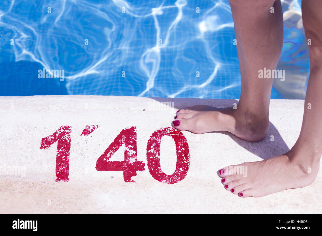 Parte di una piscina estiva Foto Stock