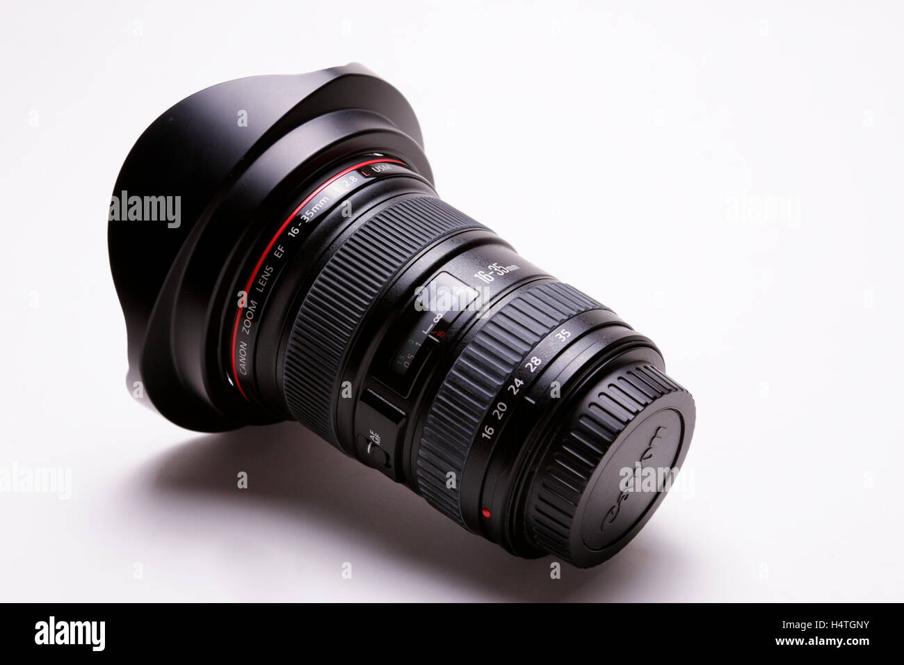 Canon EF 16-35mm f/2.8 obiettivo grandangolare Foto Stock