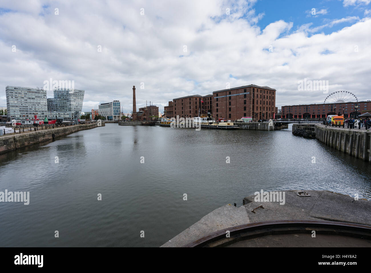 Vista su Dock conserviera verso l'Albert Dock e Liverpool One Foto Stock