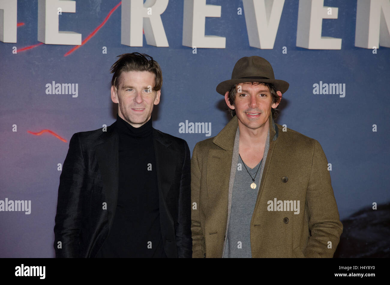 Paul Anderson e Lukas Haas nella partecipazione al Revenant Premiere all'Empire Leicester Square Theatre on gennaio 14, 2016 a Londra, Inghilterra. Foto Stock