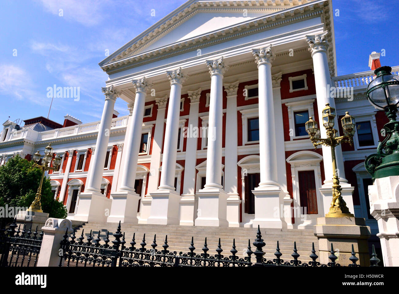 Le case del parlamento o è chiamato anche il Parlamento del Sud Africa si  trova a Città del Capo, anche se la sede del governo è a Pretoria Foto  stock - Alamy