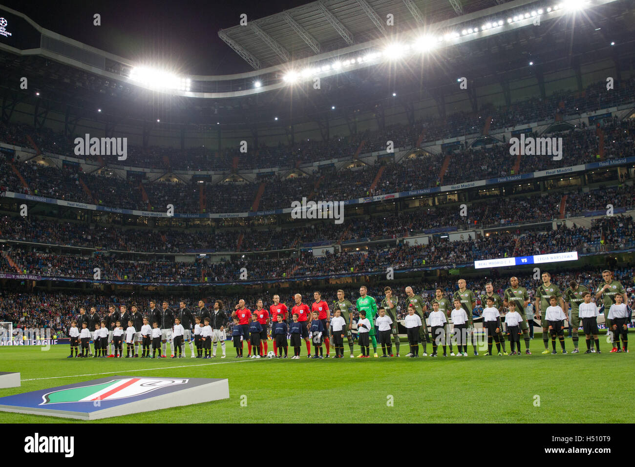 Madrid, Spagna. 18 ottobre, 2016. Il Real Madrid e il Legia Warszawa squadre Credito: VWPics/Alamy Live News Foto Stock