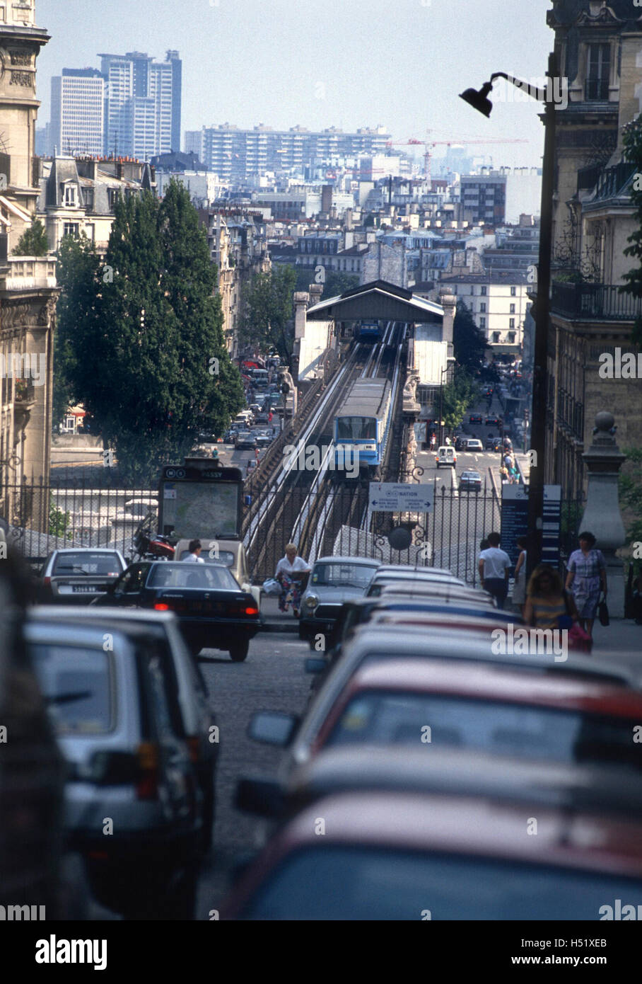 Parigi metro importante mezzo di comunicazione in una grande città Foto Stock