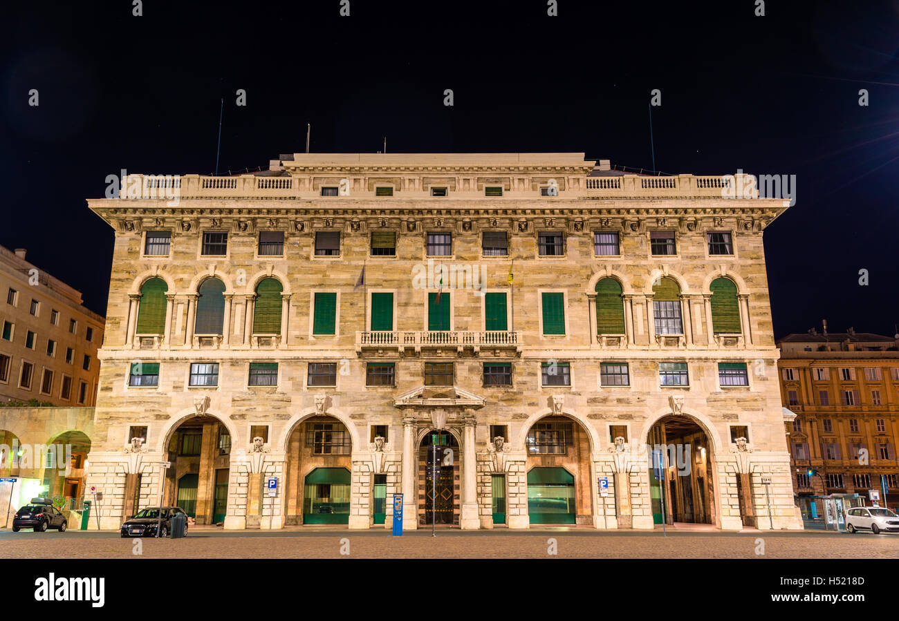 Edificio sulla Piazza della Vittoria in Genova - Italia Foto Stock