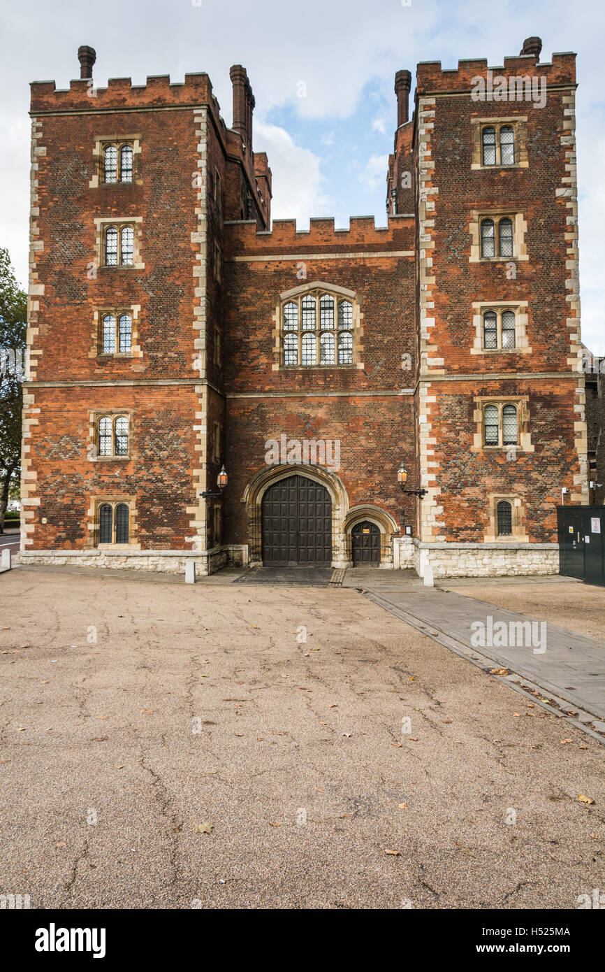 Lambeth Palace, il funzionario Londra residenza dell Arcivescovo di Canterbury, London, England, Regno Unito Foto Stock