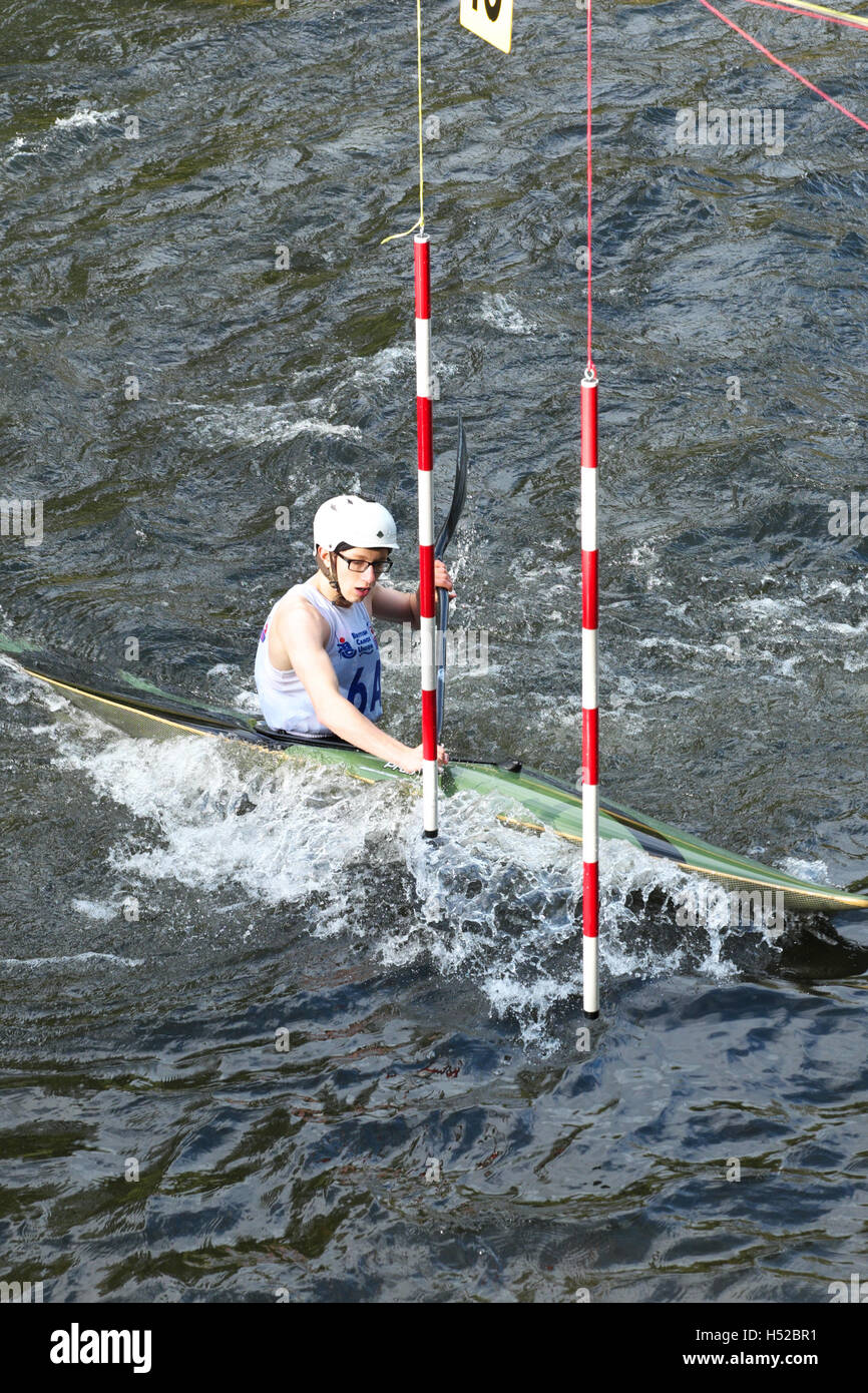 British canoa slalom BCU concorrenza evento sul fiume Wye in Herefordshire England Regno Unito Foto Stock