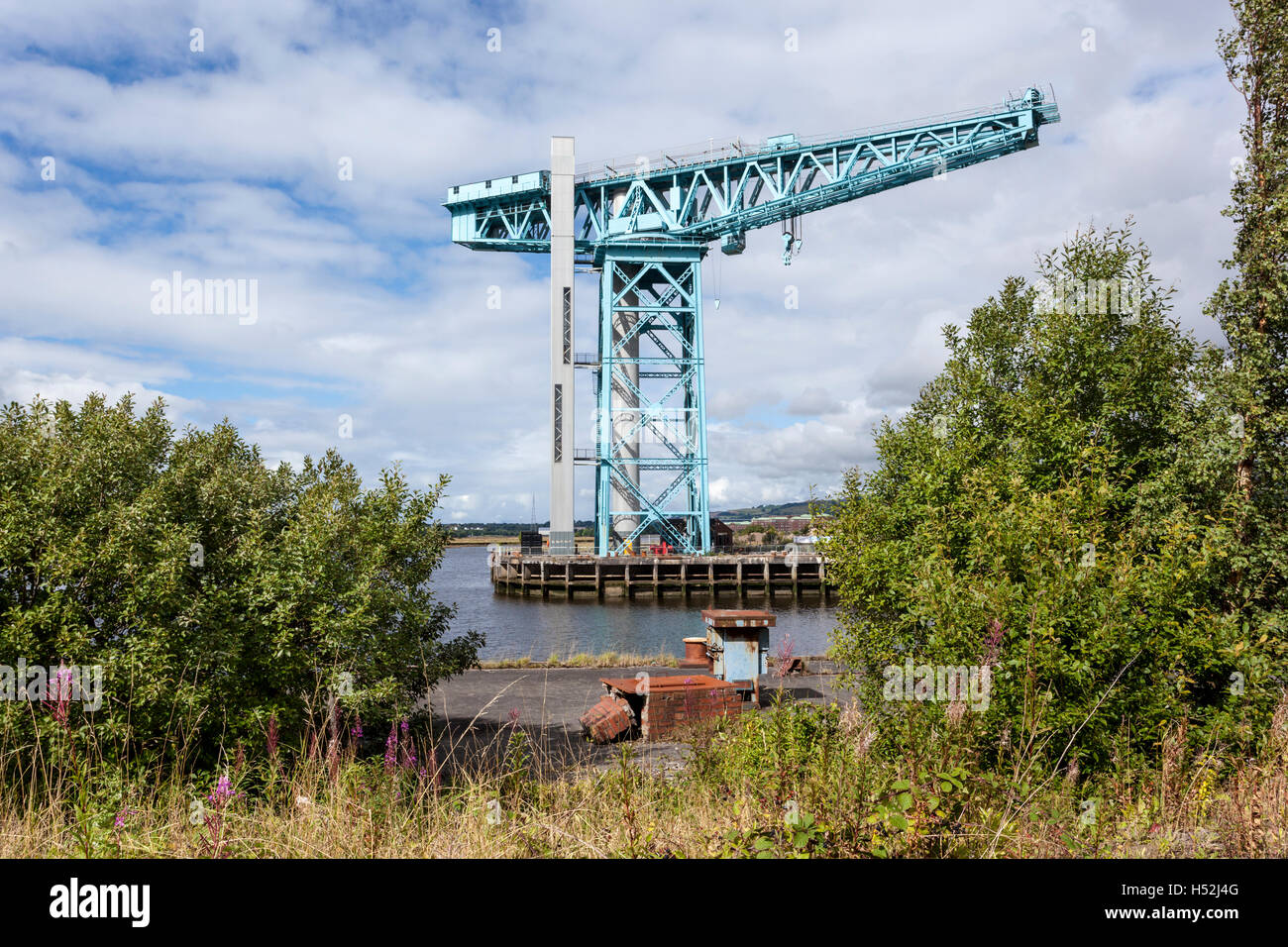 La Titan Crane accanto al fiume Clyde a Clydebank, Glasgow, Scotland - Regno Unito 150 piede alta gru a sbalzo costruito nel 1907. Foto Stock