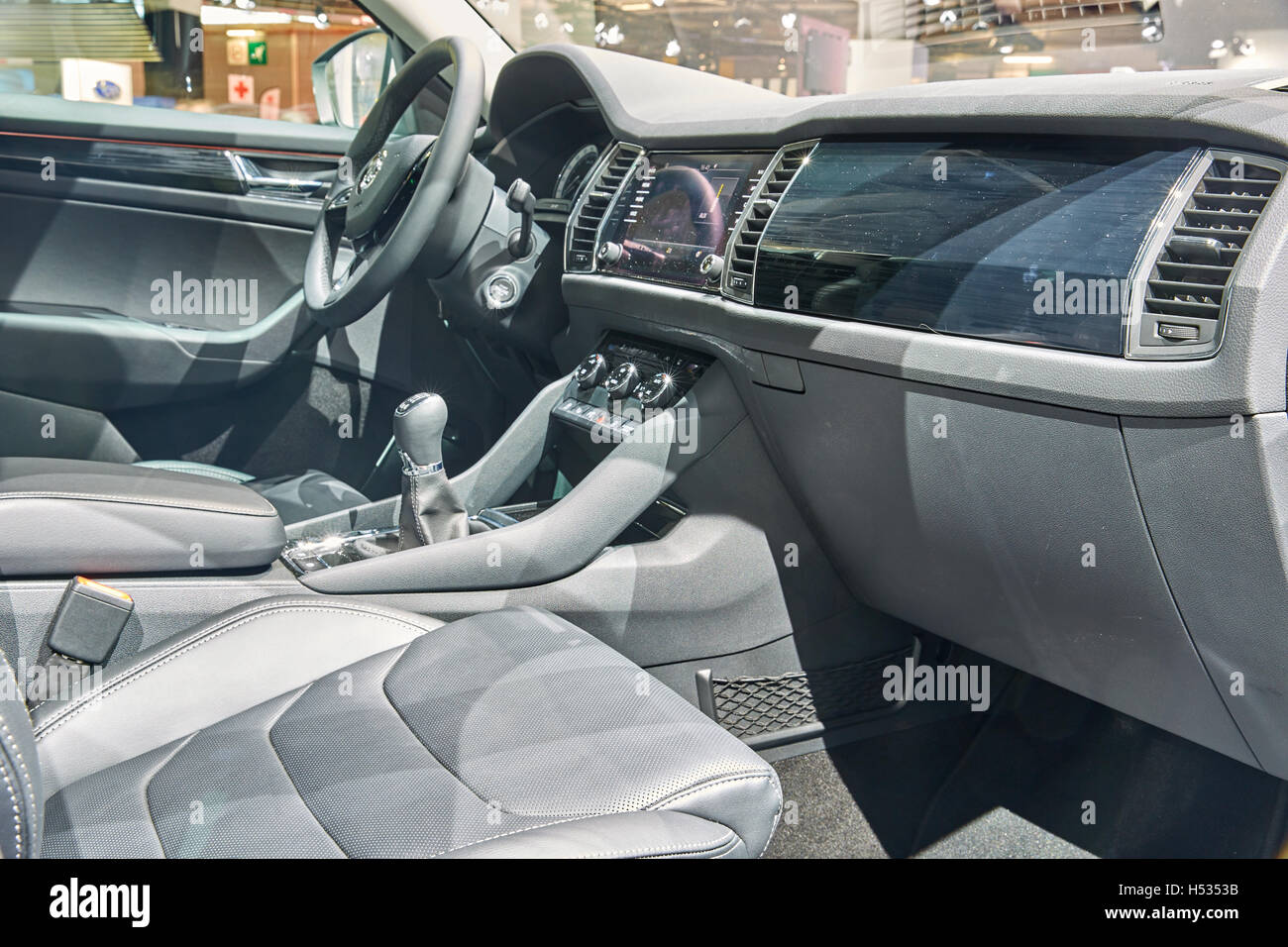 Parigi, Francia - 29 Settembre 2016: 2017 Skoda Kodiaq presentato il Motor Show di Parigi a Porte de Versailles Foto Stock