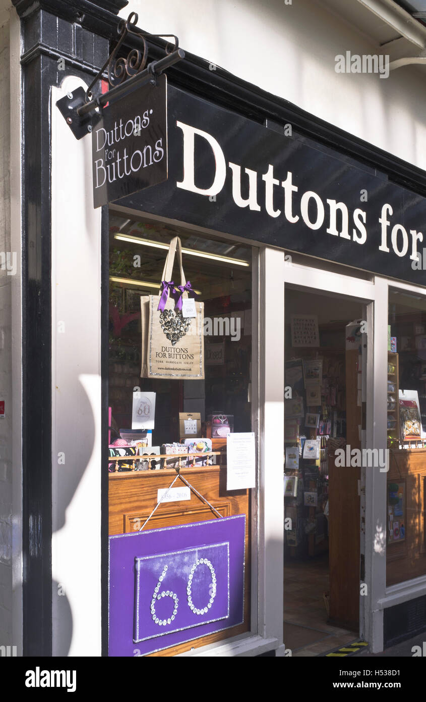Dh SHOP UK Duttons per i pulsanti Harrogate shop Foto Stock