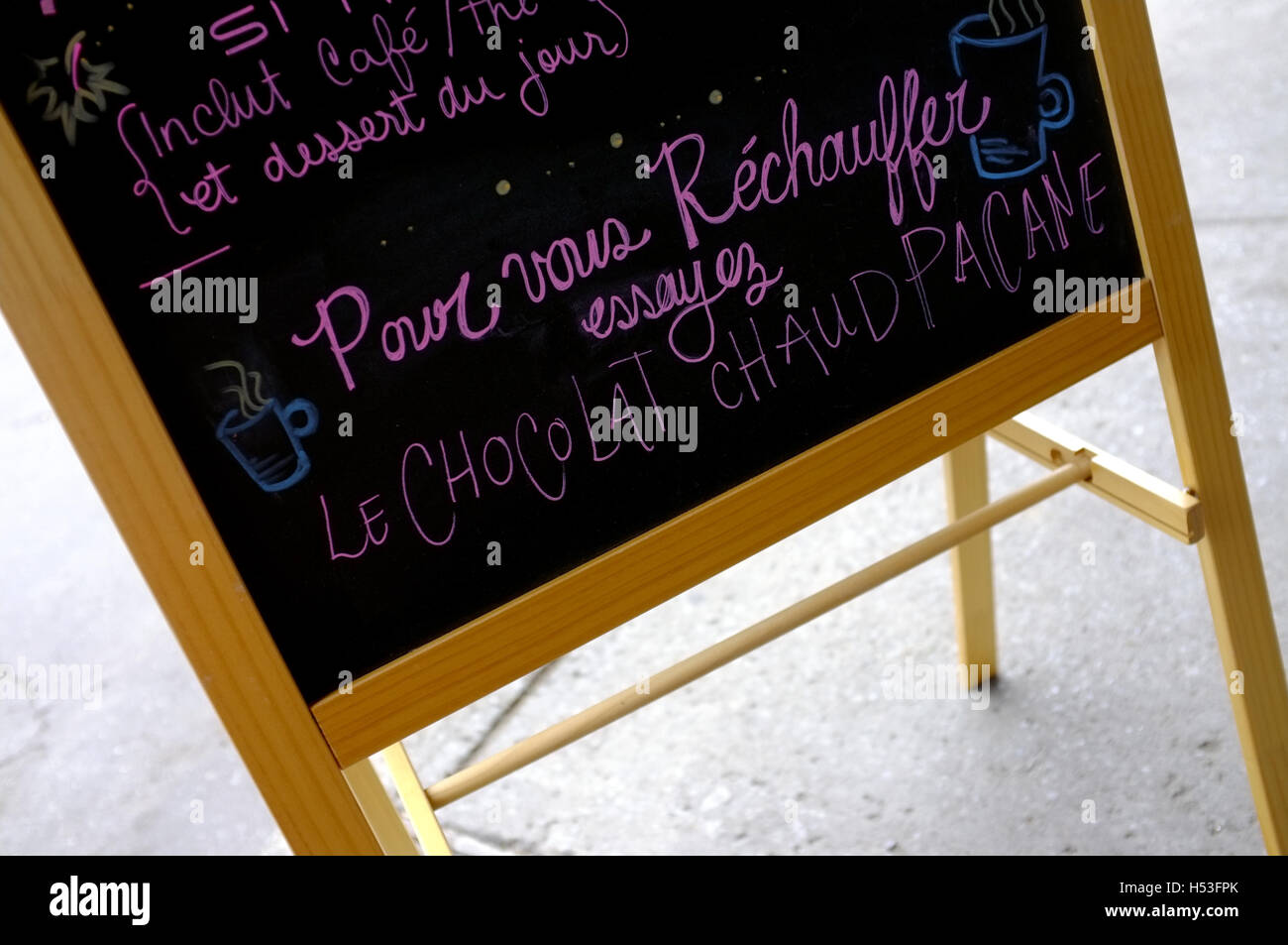 Cioccolata calda scritto su una lavagna in Montreal. Foto Stock