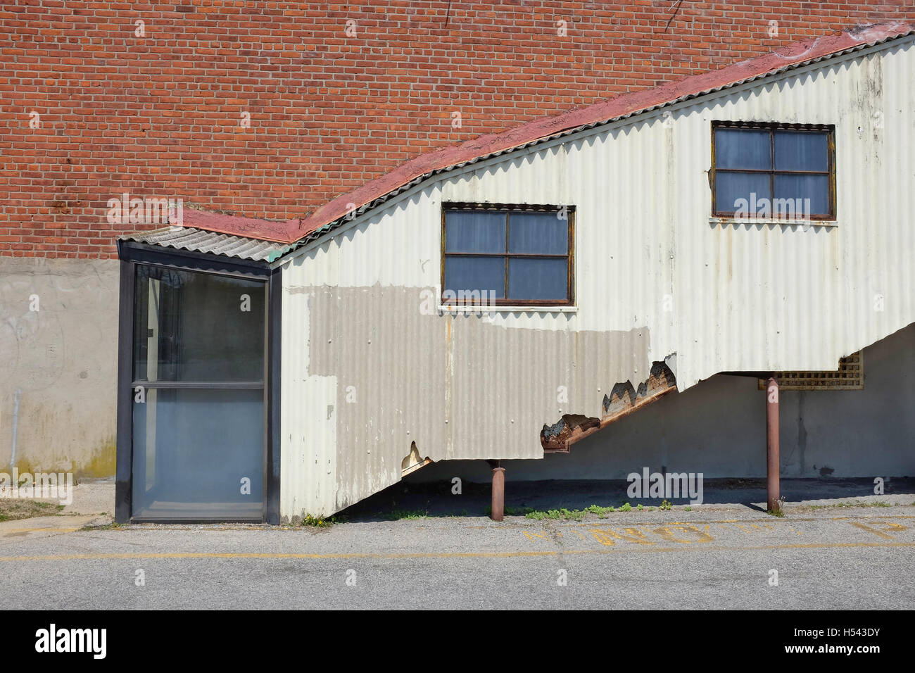 Edificio commerciale Alley Entrata in Riverhead New York. Foto Stock