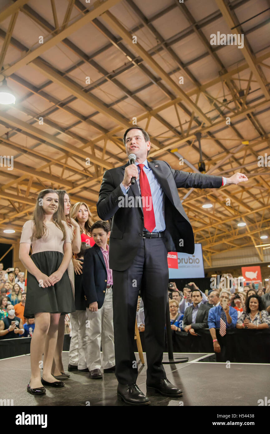 Il candidato presidenziale Marco Rubio rivolgendosi ai suoi sostenitori al Marco Rubio Rally di campagna il 1 marzo 2016 al Tropical Park in Miami Florida. Foto Stock