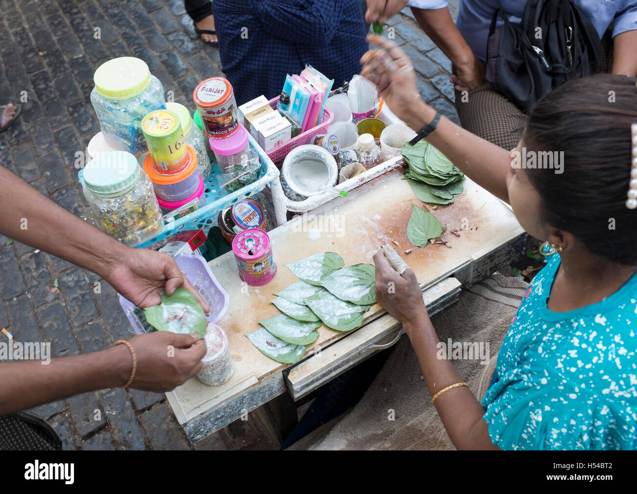 Paan stallo in Yangon Myanmar Foto Stock