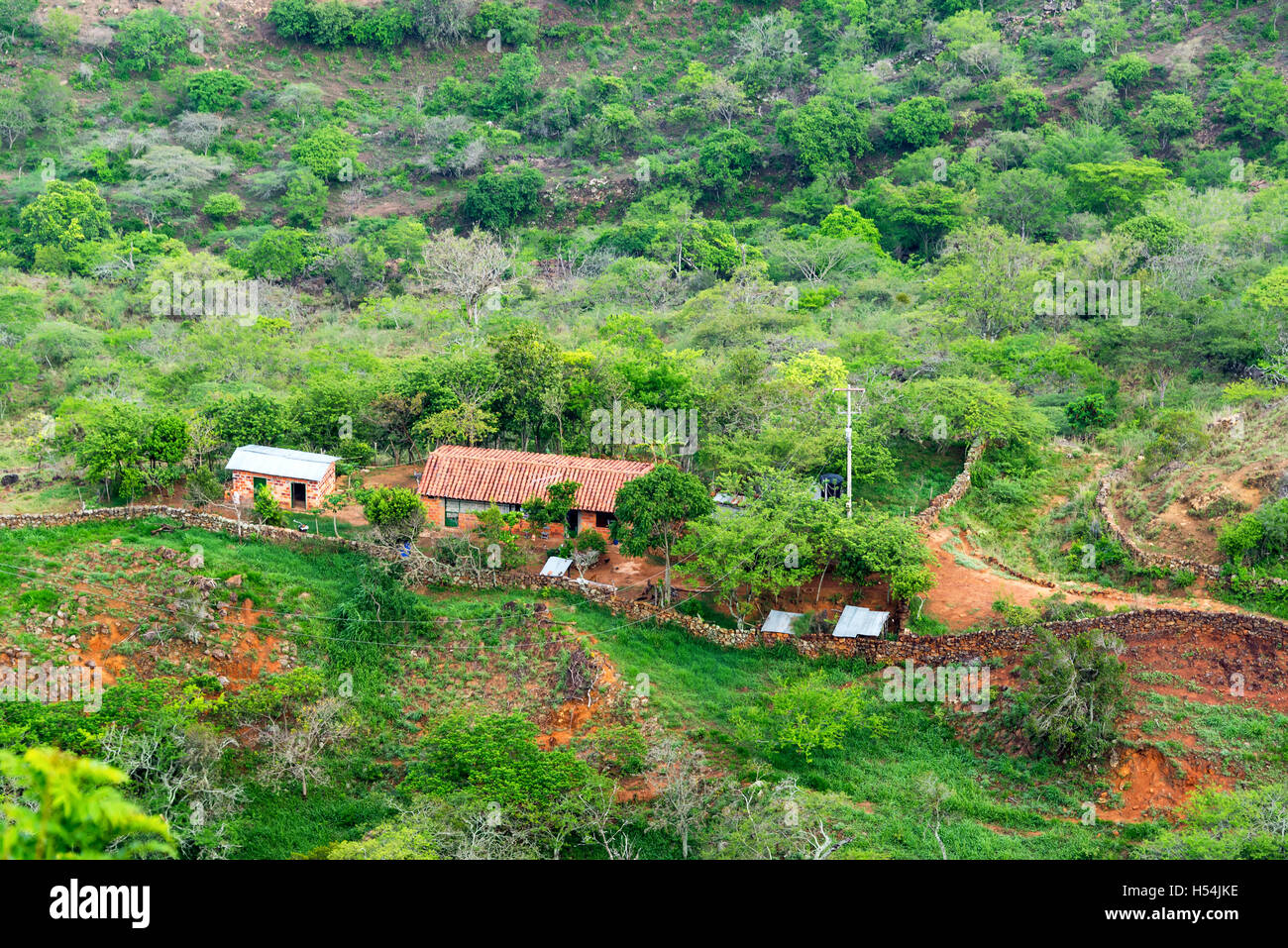 Casa rurale come visto dalla città di Barichara, Colombia Foto Stock