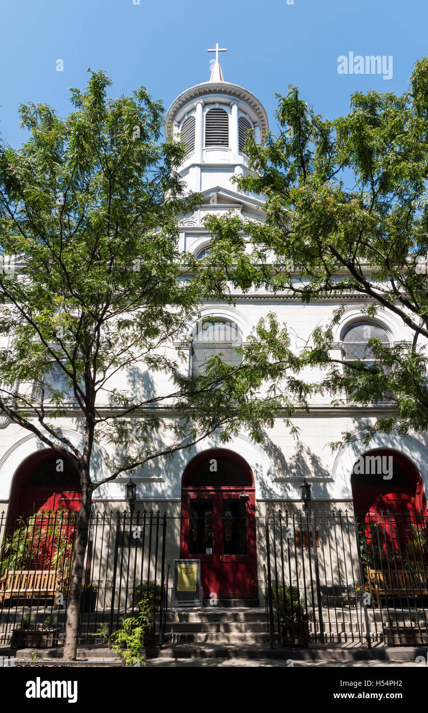 Chiesa luterana di San Giovanni edificio esterno su Christopher Street, New York. Foto Stock