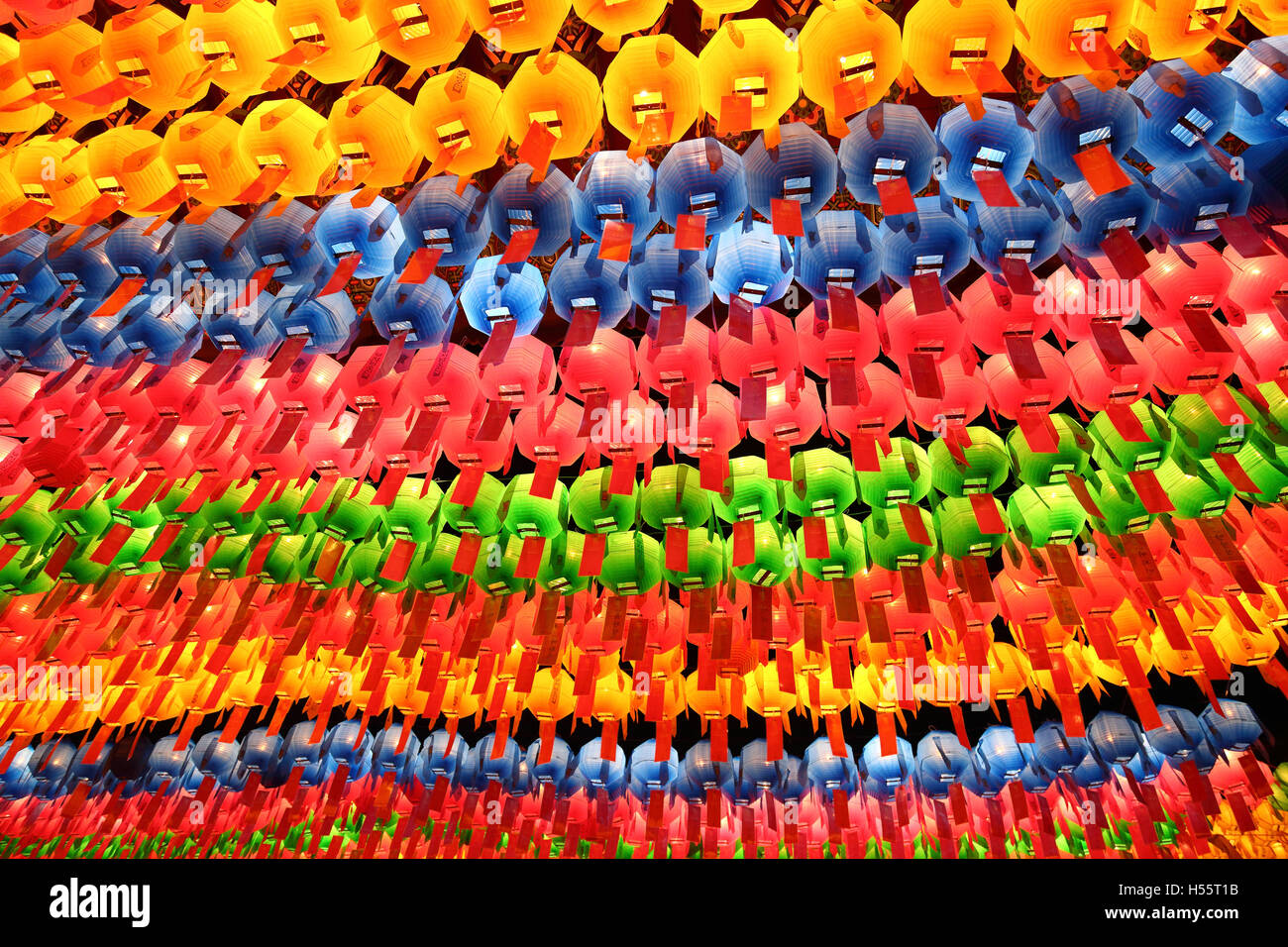 Il coreano multicolore lanterne di carta massimale per il Yeon Deung Hoe festival Foto Stock