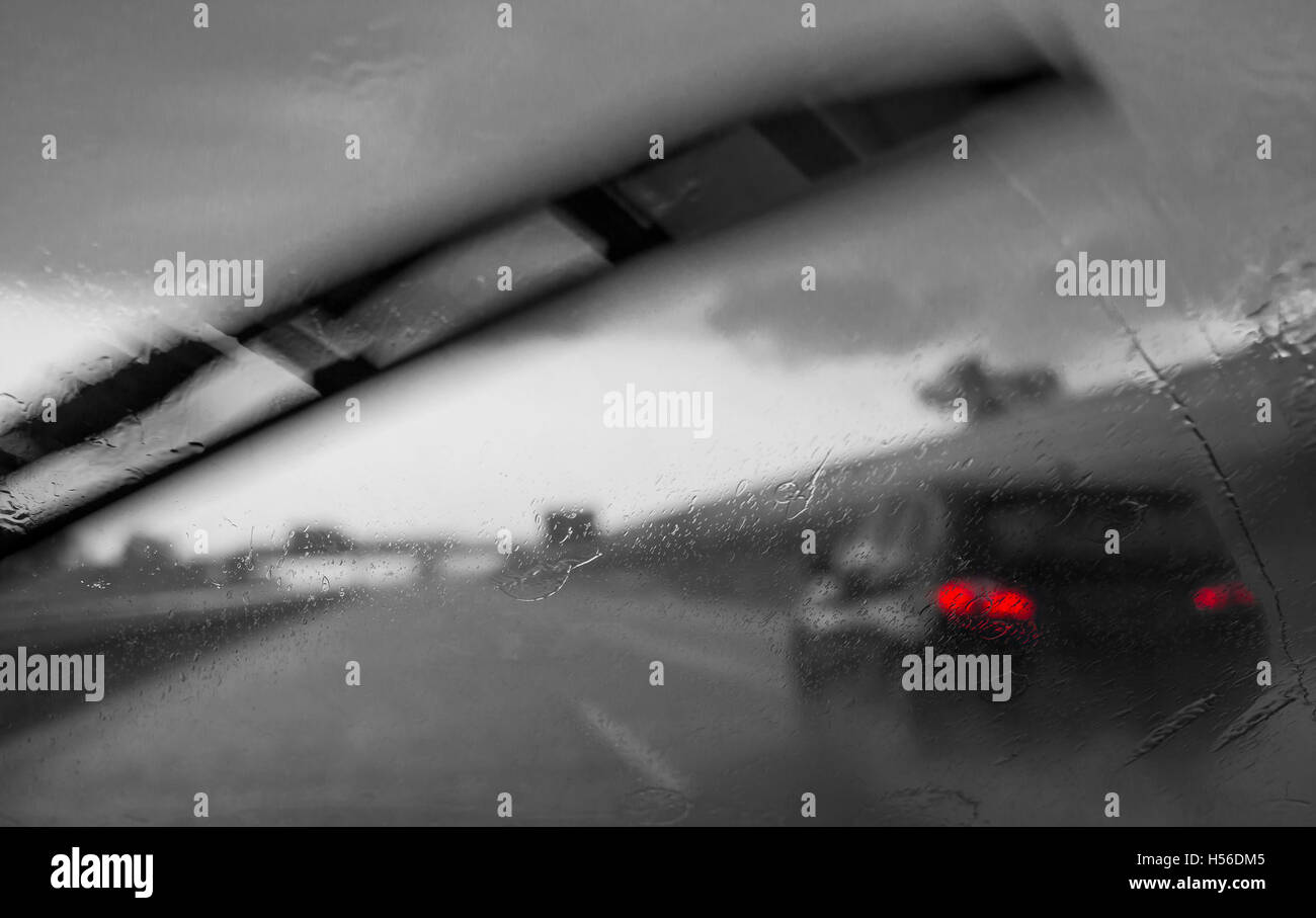 Alla guida di una vettura con assenza di visibilità. Foto Stock