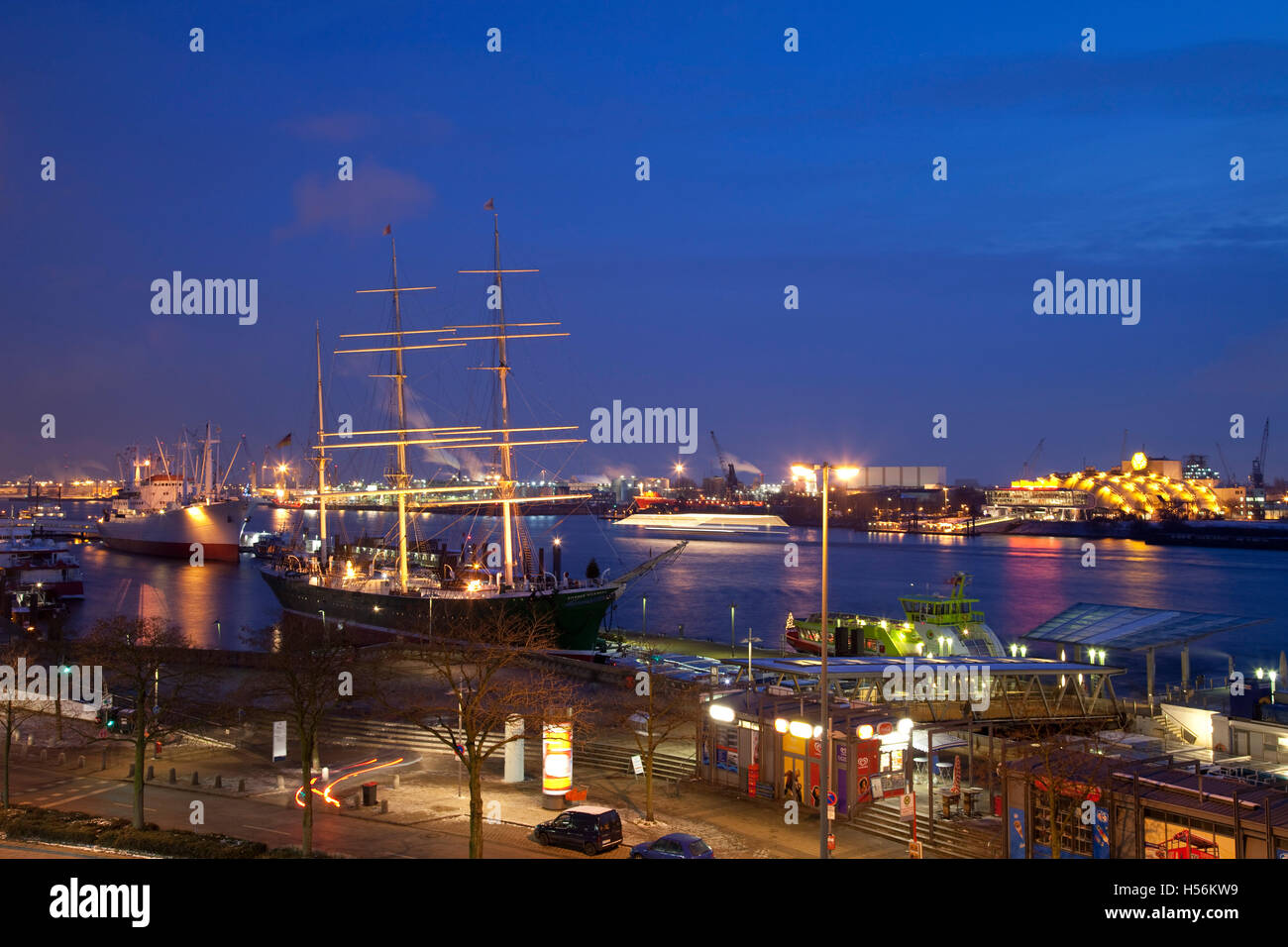 Rickmer Rickmers veliero, porto, crepuscolo, Amburgo Foto Stock