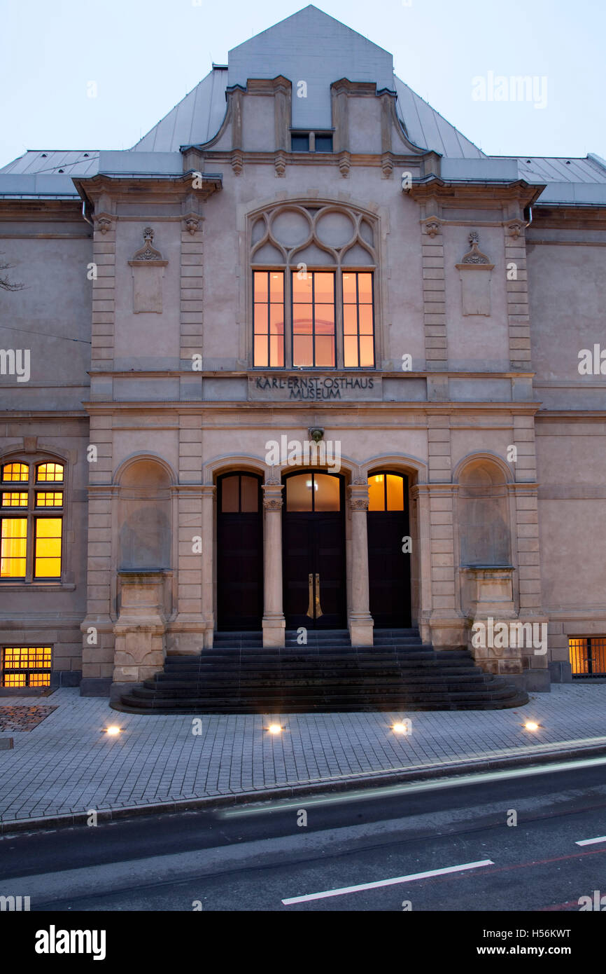 Karl-Ernst-Osthaus Museum, night shot, Hagen, zona della Ruhr, Renania settentrionale-Vestfalia Foto Stock