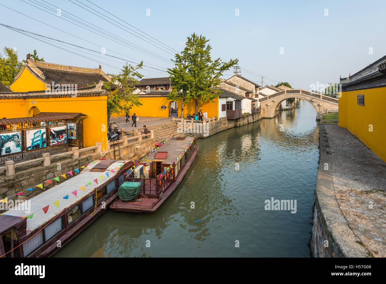 Suzhou città vecchia canal e case popolari a Suzhou, Jiangsu, Cina Foto Stock