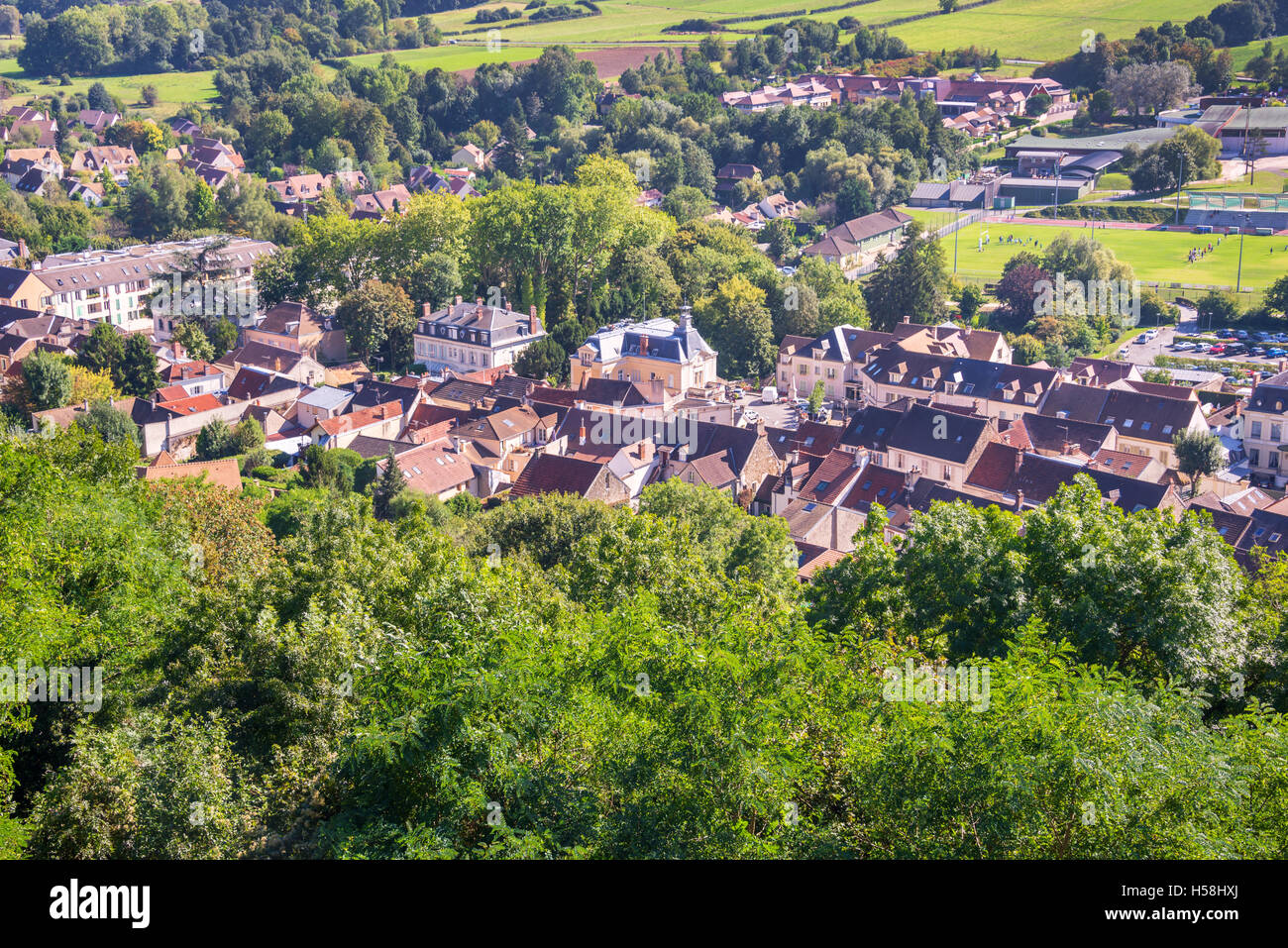 Vista aerea del villaggio di Chevreuse, Francia Foto Stock