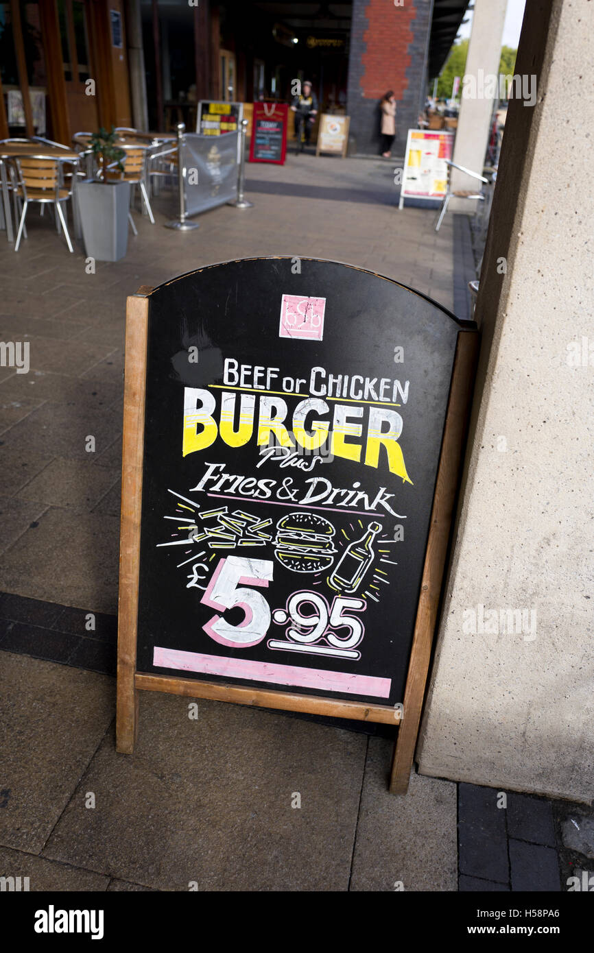 Il fast food segno, REGNO UNITO Foto Stock