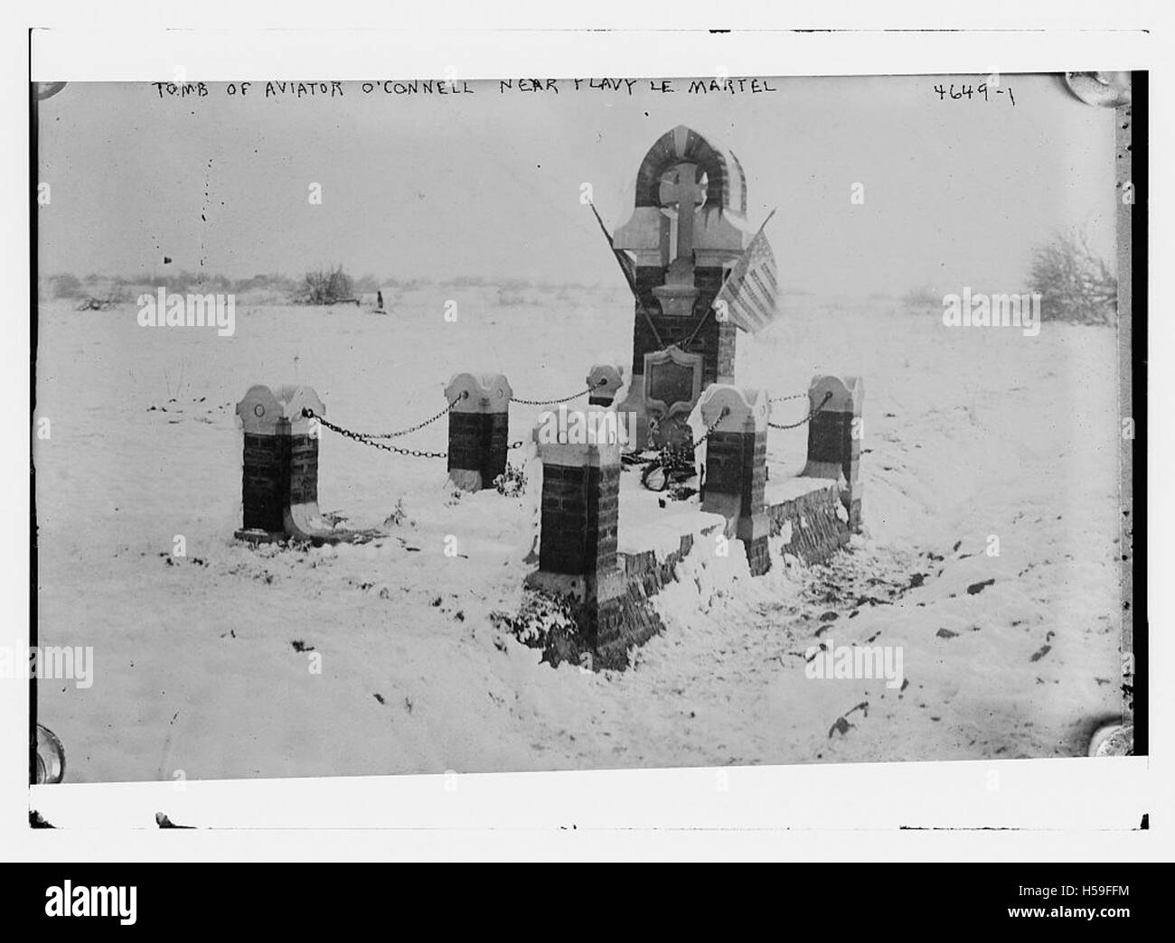 Questa è la tomba dell'aviatore o'Connell, situata vicino a Flavy le ma. O'Connell era una figura importante nella storia dell'aviazione, e la tomba segna il suo ultimo luogo di riposo. Foto Stock