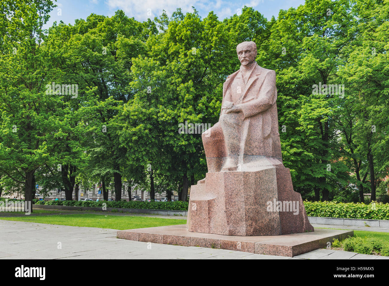 Il monumento di Janis Rainis (1865-1929) si trova nel Vermanes Garden a Riga, Lettonia, Paesi Baltici, Europa Foto Stock
