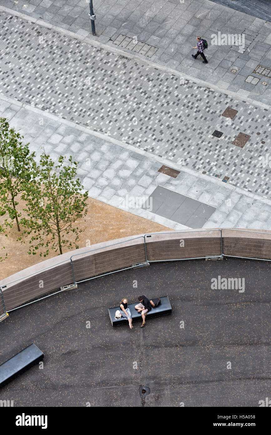 Vista aerea guardando verso il basso sulla Sumner Street dalla nuova Tate moderno edificio di estensione a sud di Londra Foto Stock