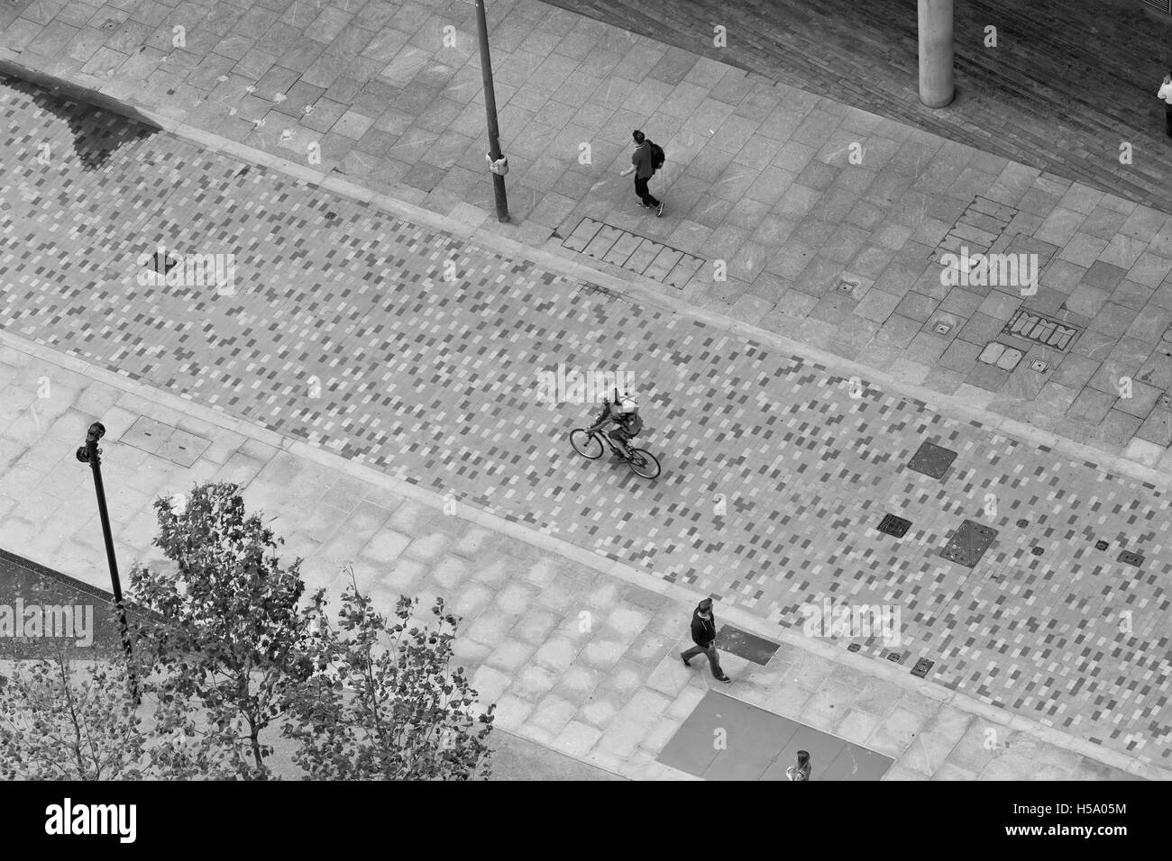 Vista aerea guardando verso il basso sulla Sumner Street dalla nuova Tate moderno edificio di estensione a sud di Londra Foto Stock