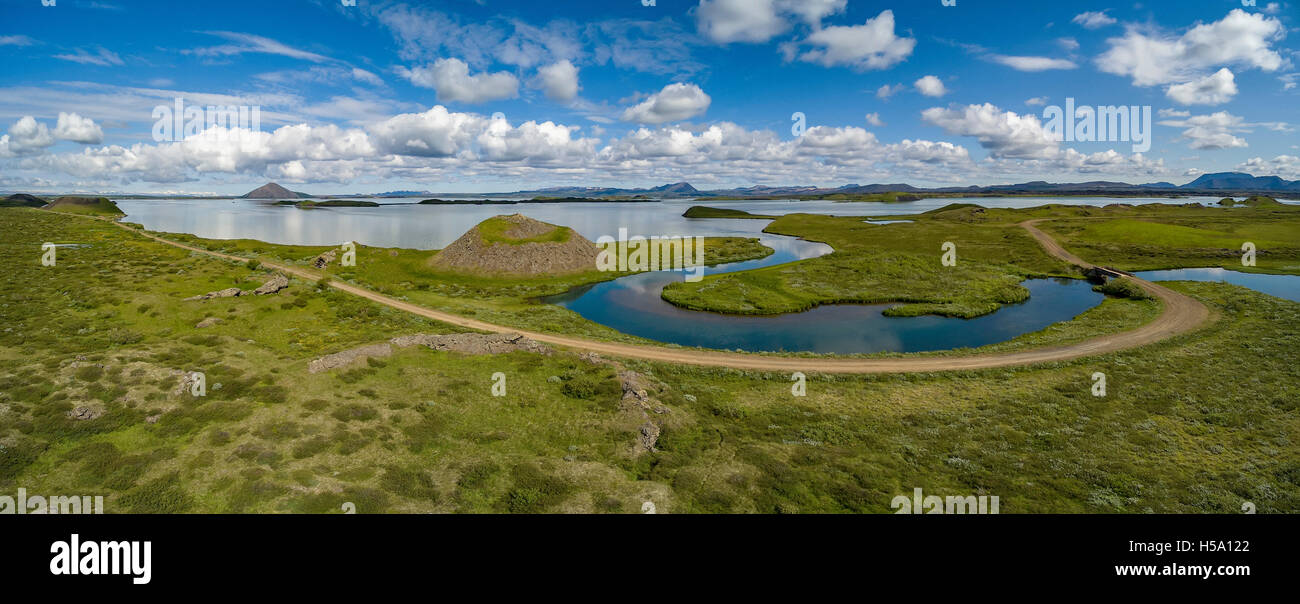 Lago Myvatn, il nord dell'Islanda. Questa immagine viene girato utilizzando un drone Foto Stock