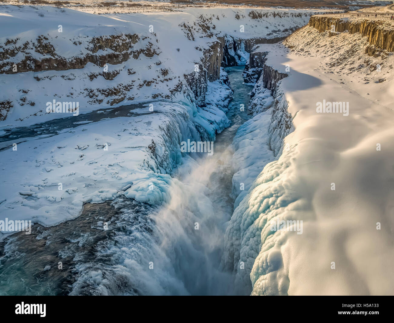 Cascate Gullfoss, inverno, Islanda. Gullfoss tradotto significa Golden cade. Questa immagine viene girato con un drone. Foto Stock