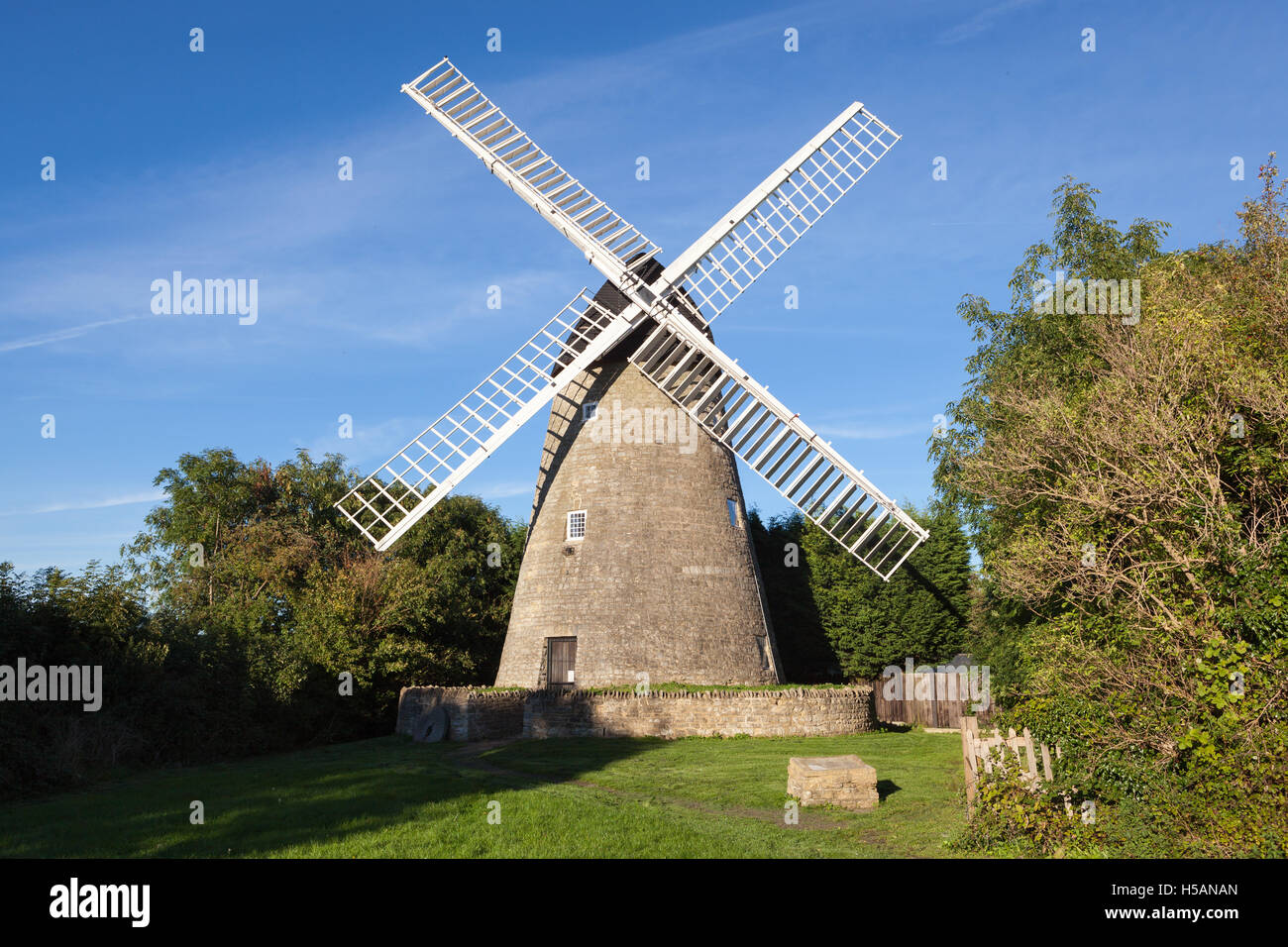 Tradizionale vecchio mulino a vento nel Buckinghamshire, UK Foto Stock
