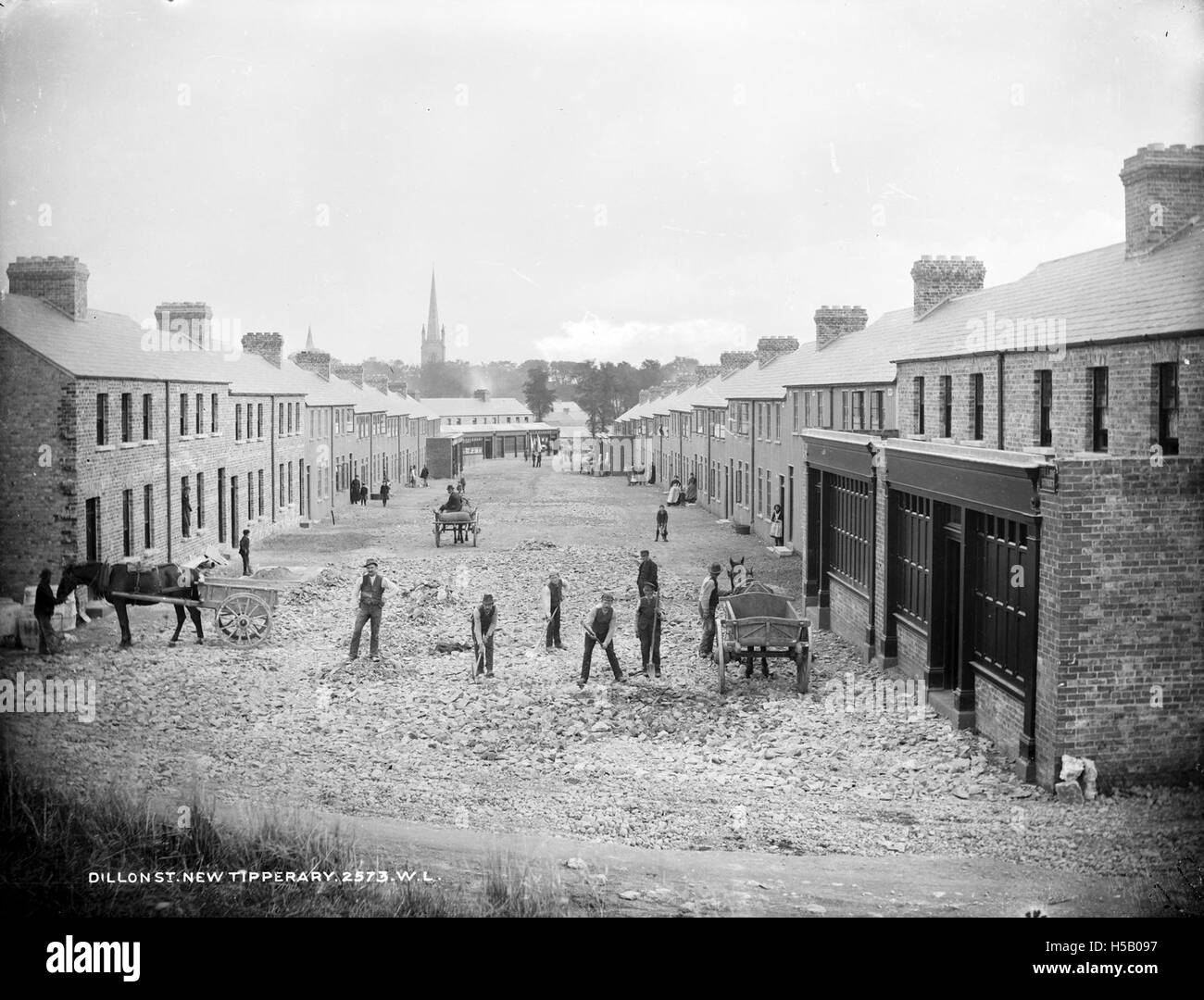 Questo titolo si riferisce alla frase "successo a New Tipperary", che era associata a un movimento nazionalista irlandese del XIX secolo. La frase è stata usata per esprimere il sostegno per la creazione di un nuovo insediamento e il suo significato per l'identità irlandese. Foto Stock