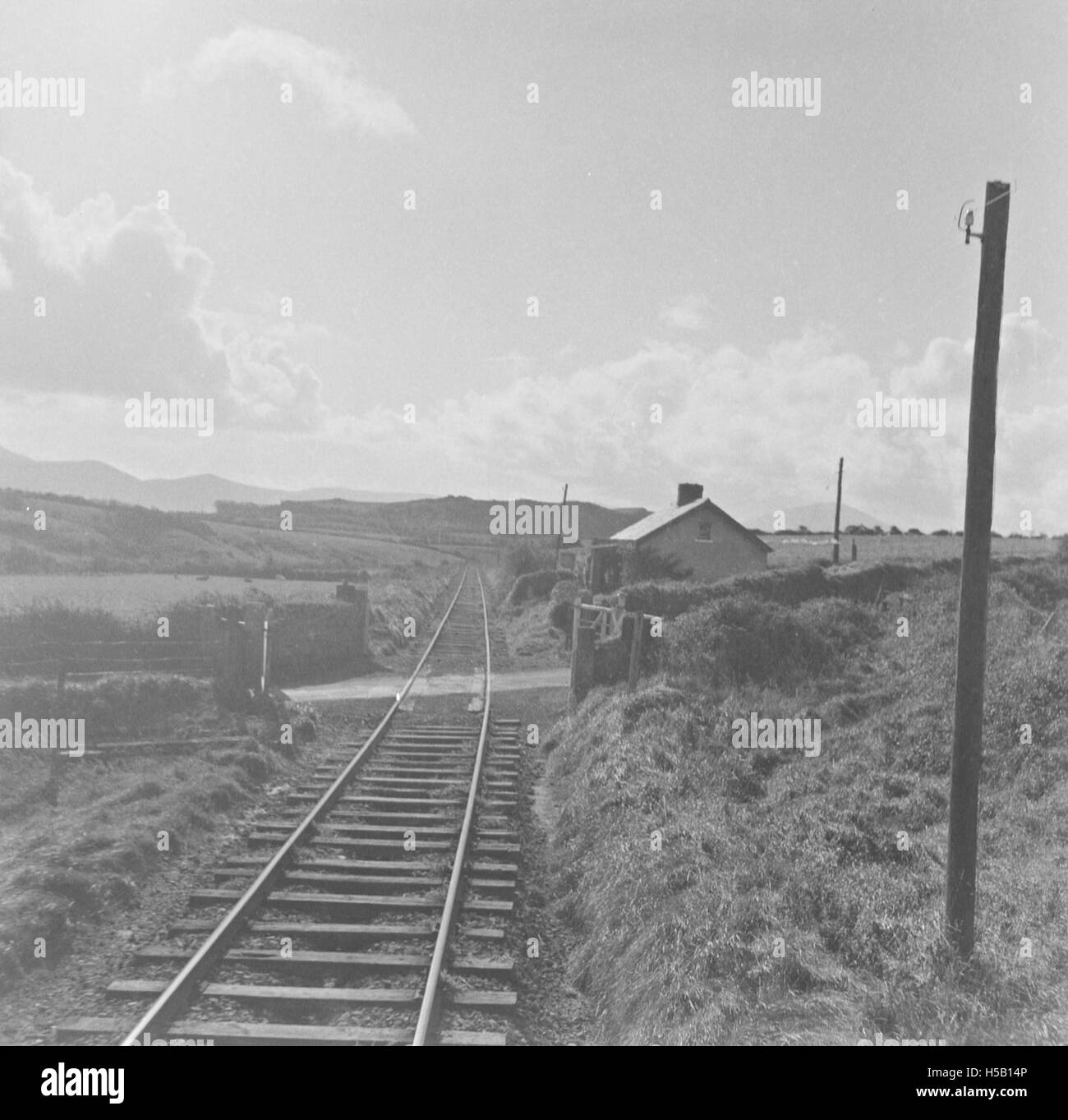 International Level Crossing Awareness Day è un'iniziativa globale volta a sensibilizzare sui pericoli dei passaggi a livello e a promuovere misure di sicurezza. Foto Stock
